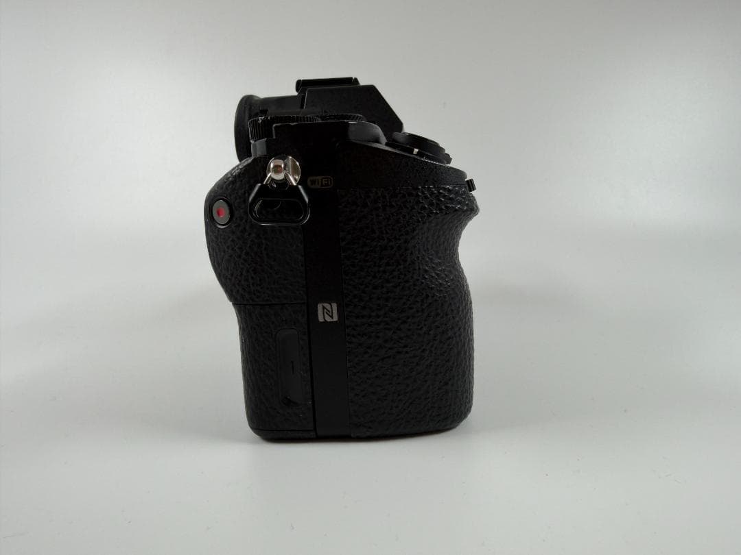 Sony α7 II ミラーレス一眼カメラ