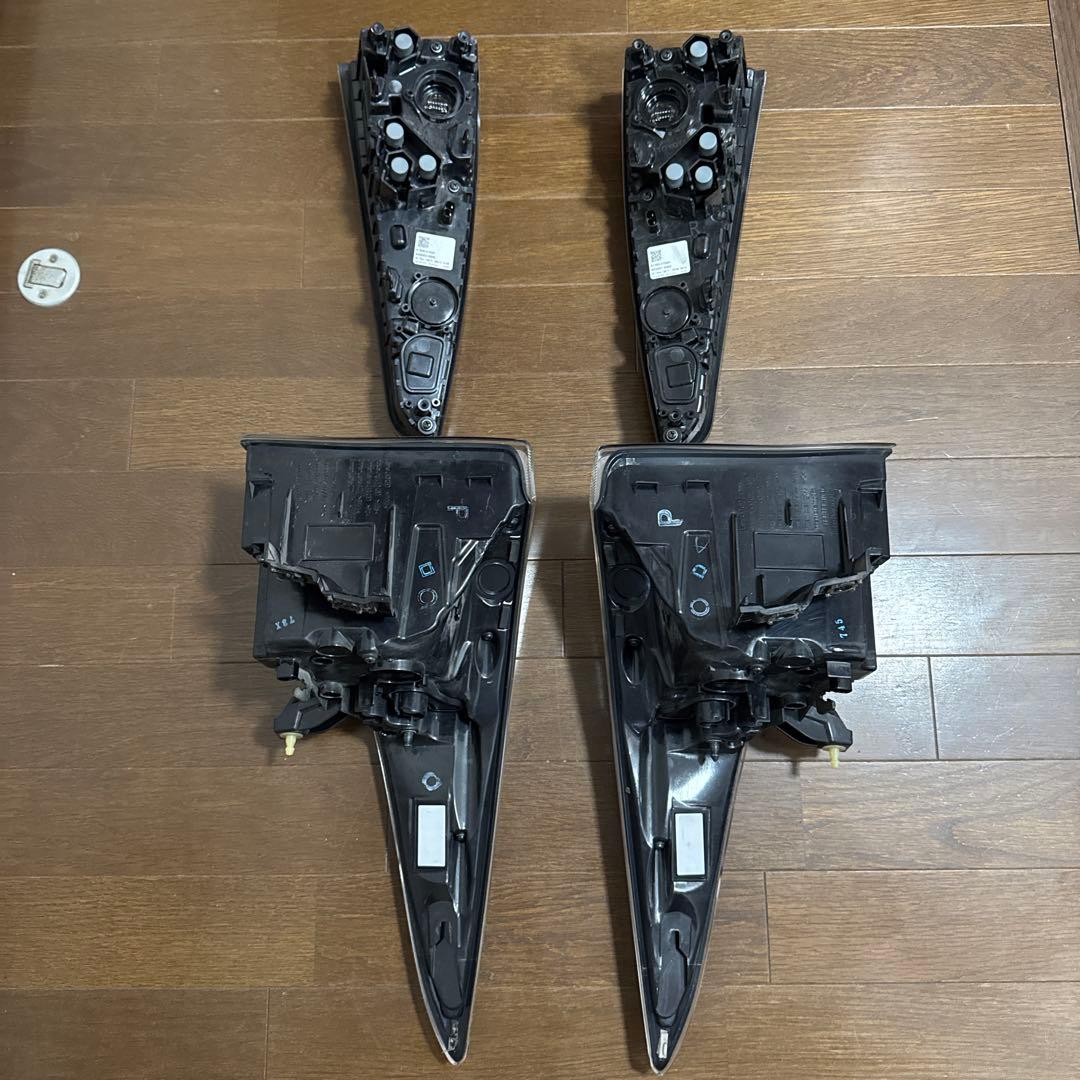 50プリウス前期　純正テールランプ