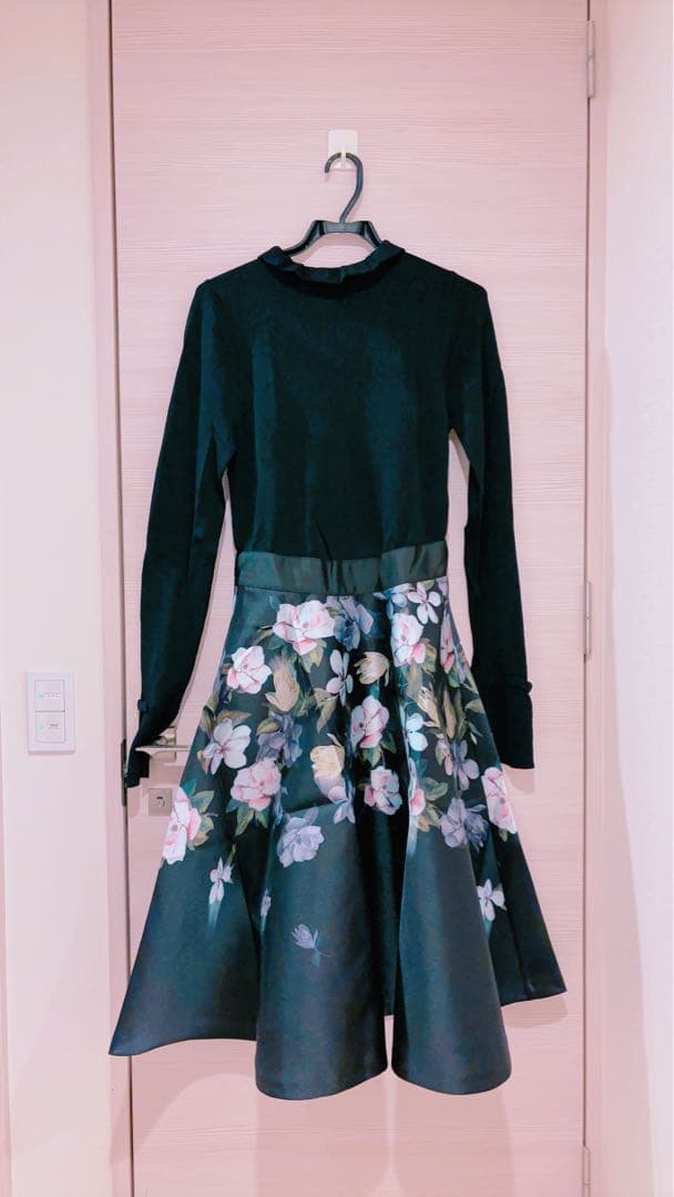 テッドベイカー　フラワープリントワンピース　2号