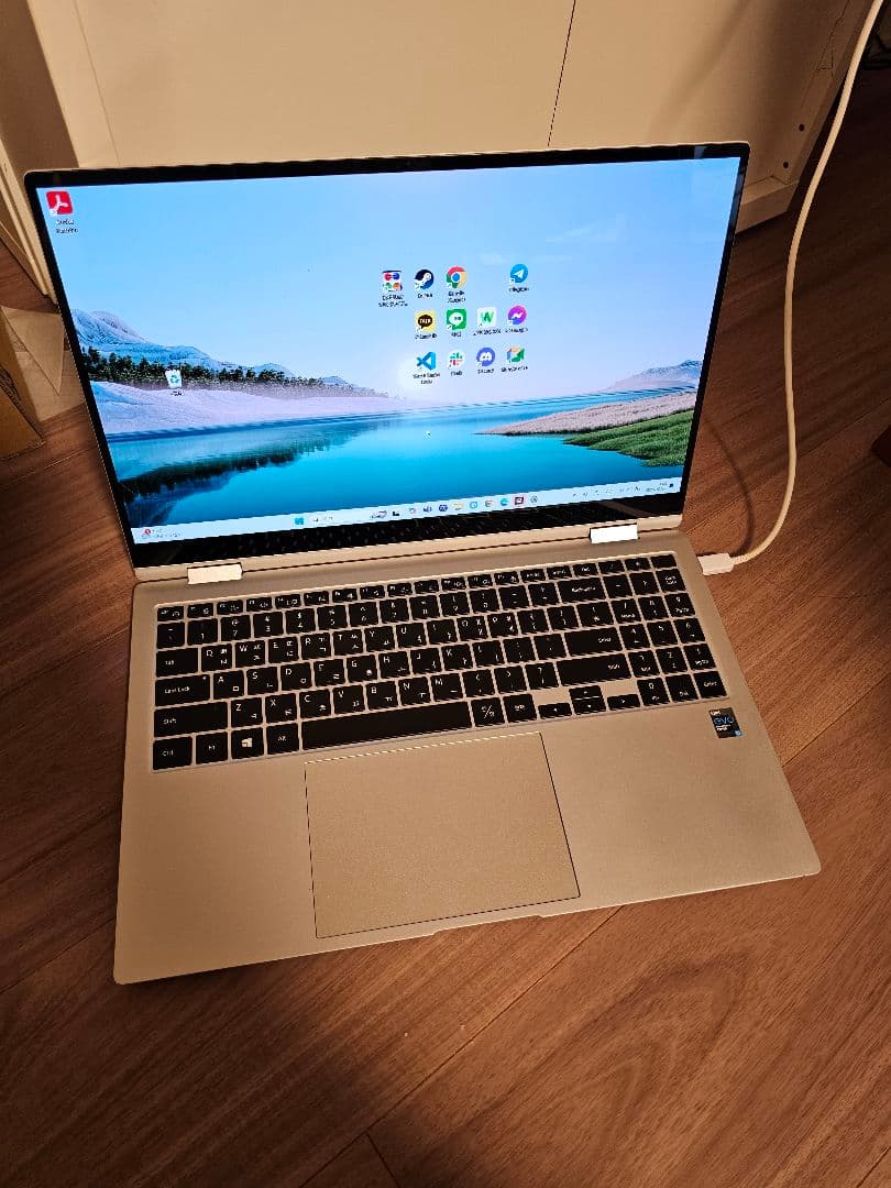 Samsung Galaxy Book Pro360 15.6インチ シルバー