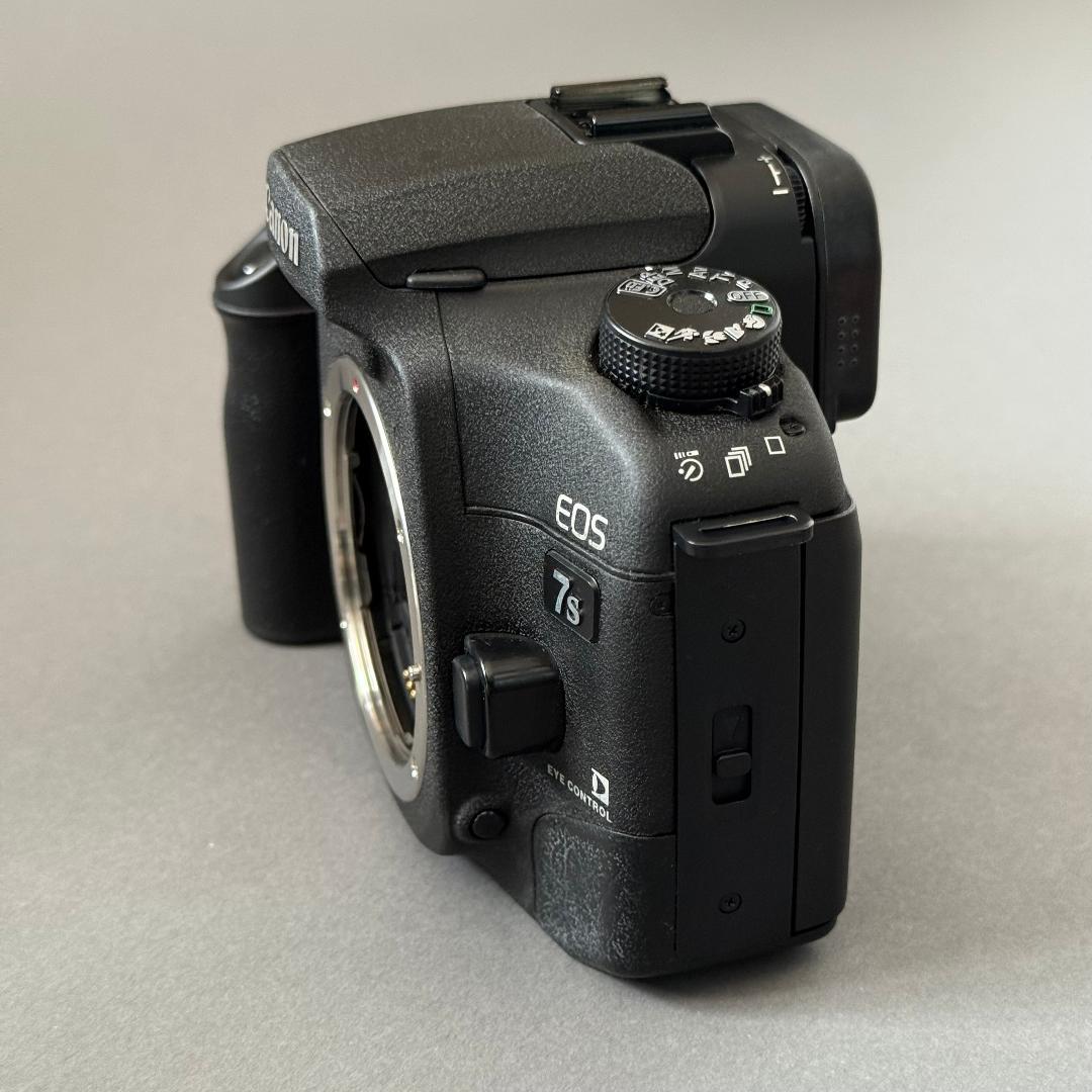 Canon EOS7s ボディ（フィルム一眼レフ）バッテリーパックBP-300付