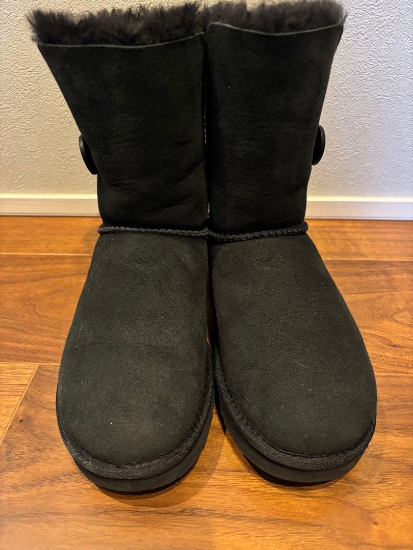 【美品】UGG W BAILEY BUTTON 24cm