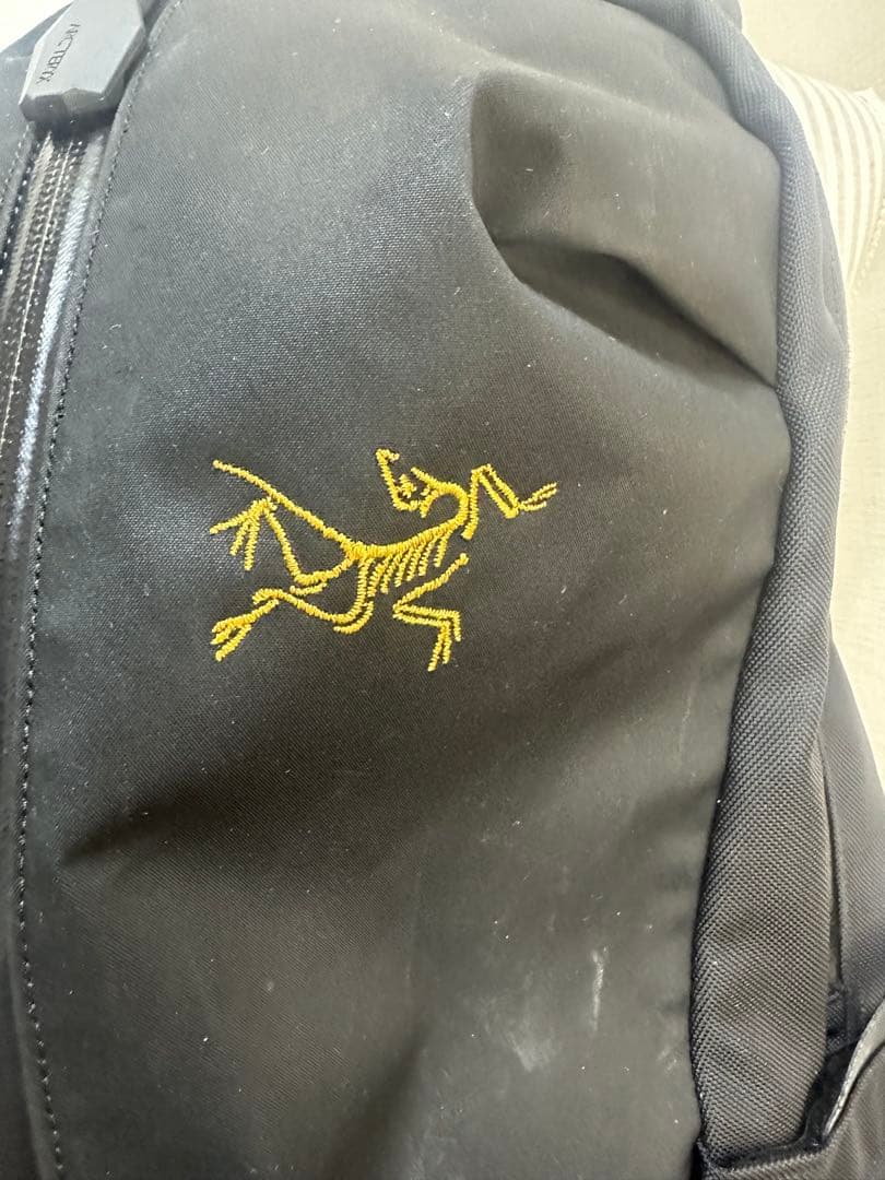 三角定規先輩様 Arc'teryx arro16 ブラックバックパック