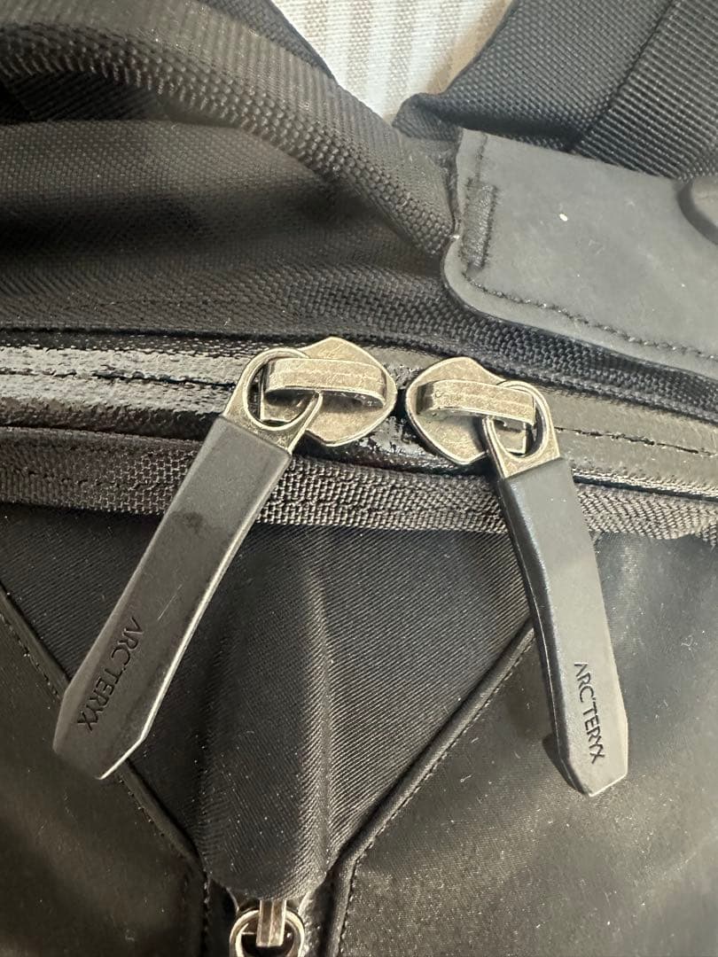 三角定規先輩様 Arc'teryx arro16 ブラックバックパック