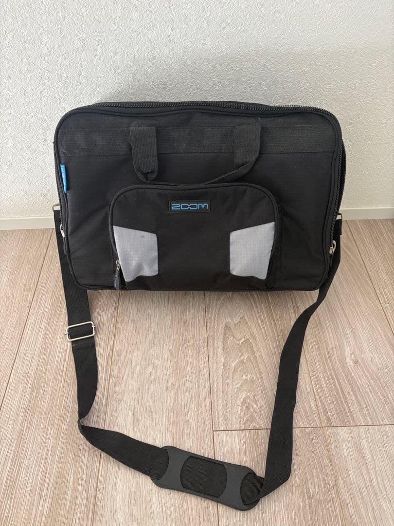 値下げZoom R16マルチトラックレコーダー　バック、SD8GB、アダプタ付き