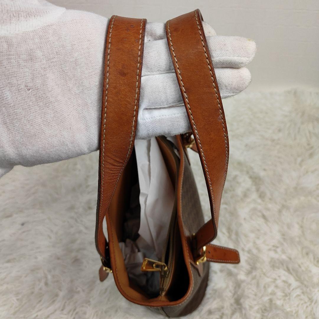 本日限定価格　セリーヌ　トートバッグ　マカダム　トリオンフ　型押し　バケツ型