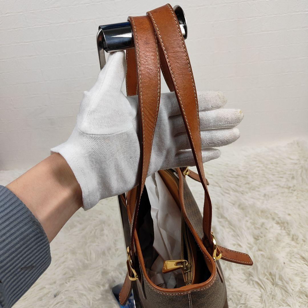 本日限定価格　セリーヌ　トートバッグ　マカダム　トリオンフ　型押し　バケツ型