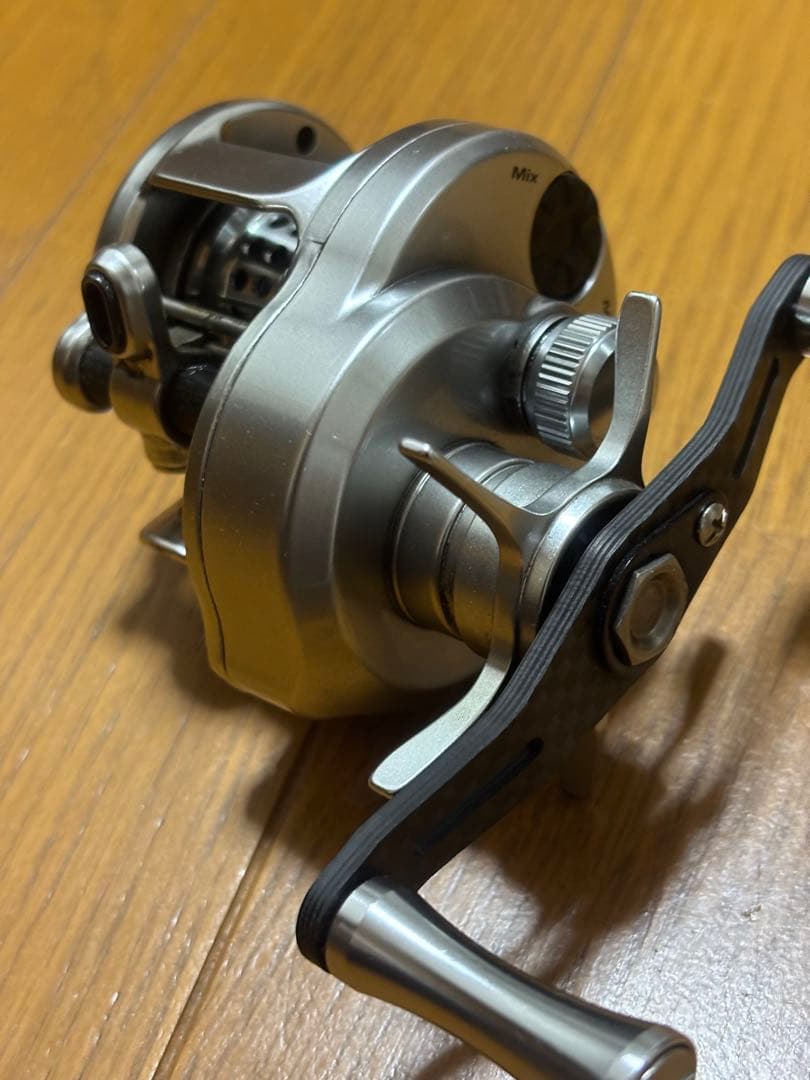 丸型　BFSリール　左ハンドル