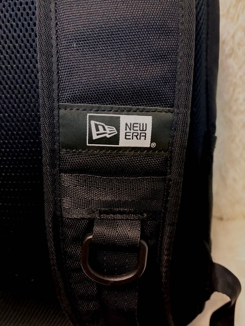 NEW ERA ボックス型リュック 32L ブラック/ホワイト