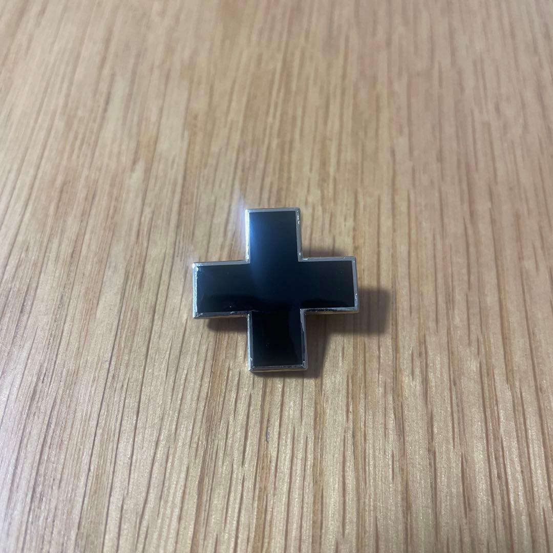 SUNSEA クロス型ピンバッジ