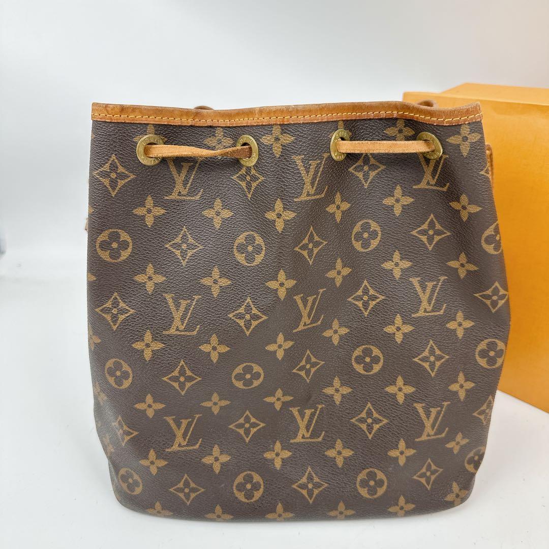 ルイヴィトン　モノグラム　巾着　ショルダーバッグ　プチノエ