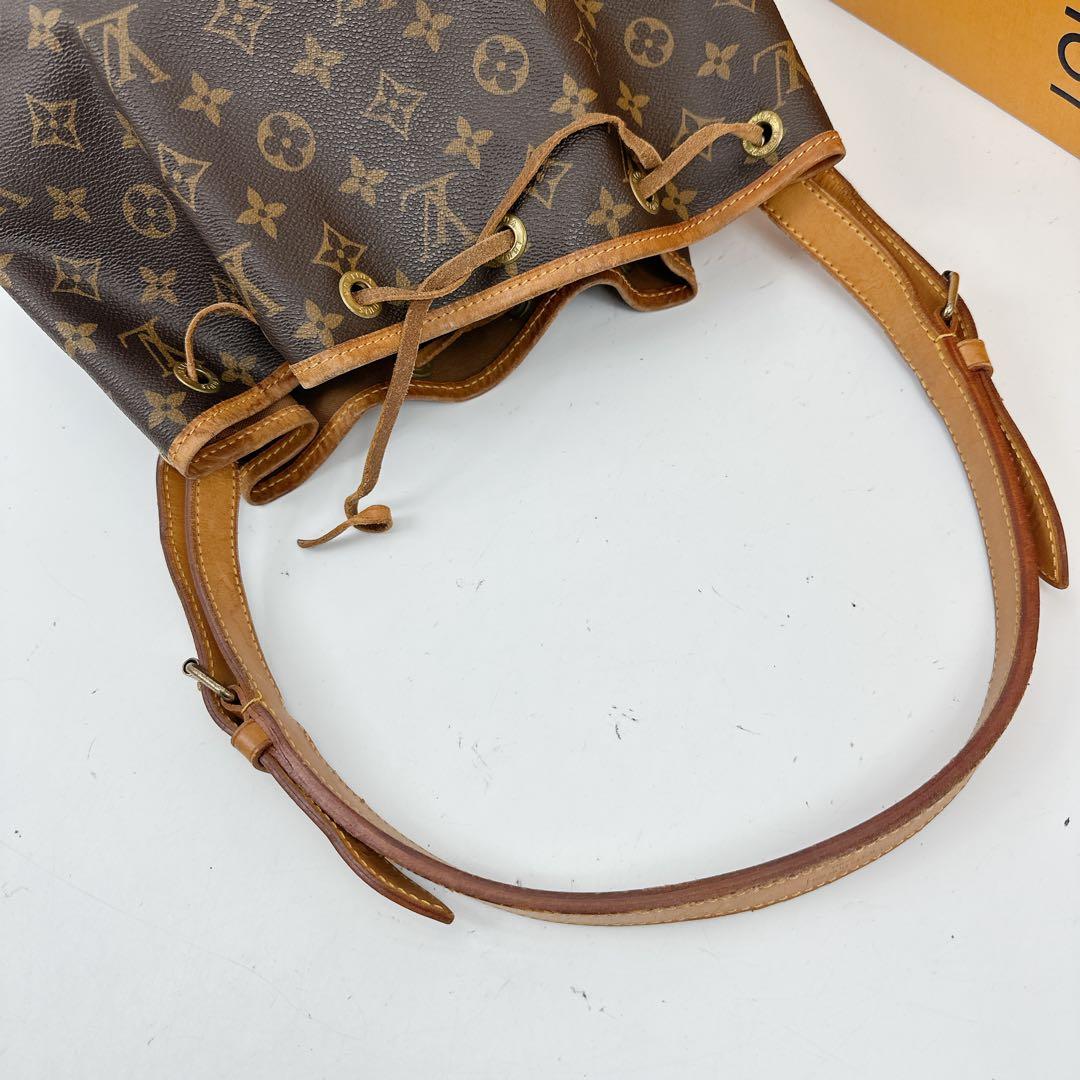 ルイヴィトン　モノグラム　巾着　ショルダーバッグ　プチノエ