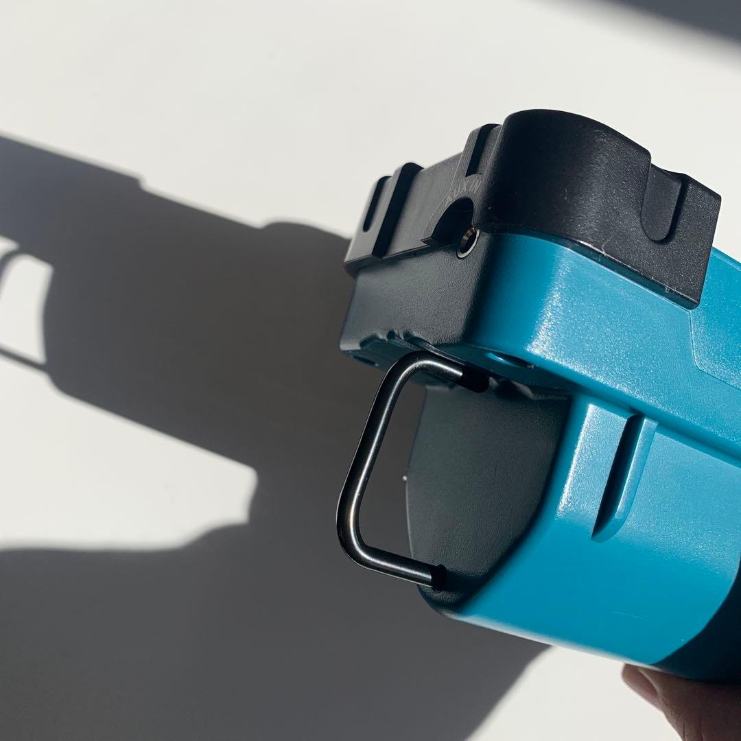 Makita ラジオ・充電器・バッテリー付き