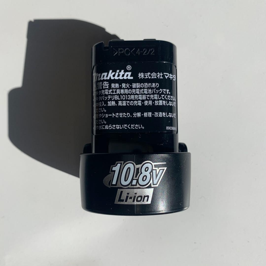 Makita ラジオ・充電器・バッテリー付き