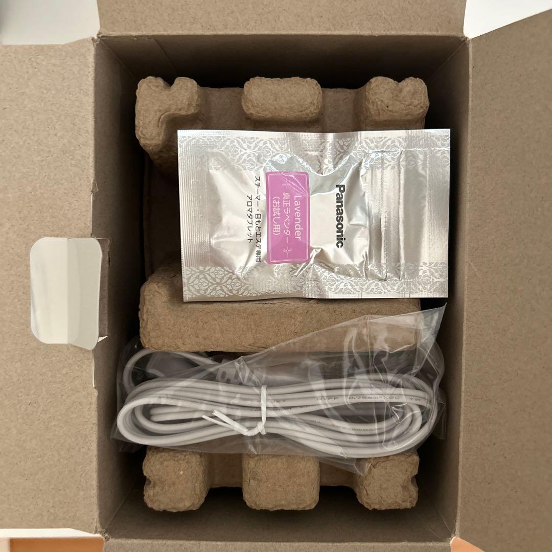 パナソニック　Panasonic スチーマーナノケア　ゴールド調