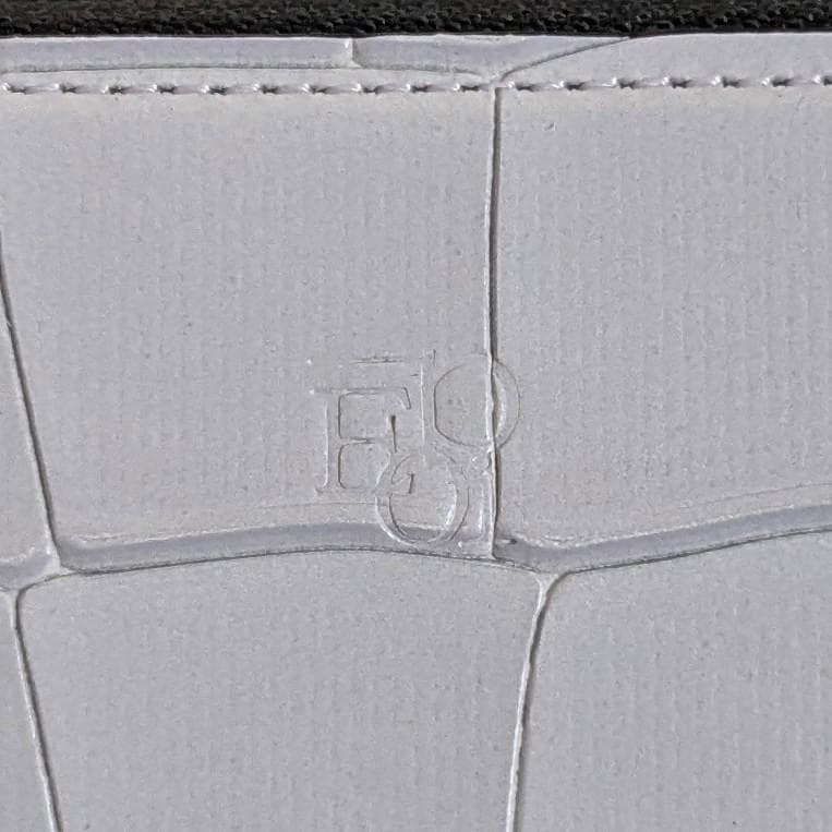 【極美品✨】Epoi エポイ タイル 長財布 ラベンダー ラウンドファスナー