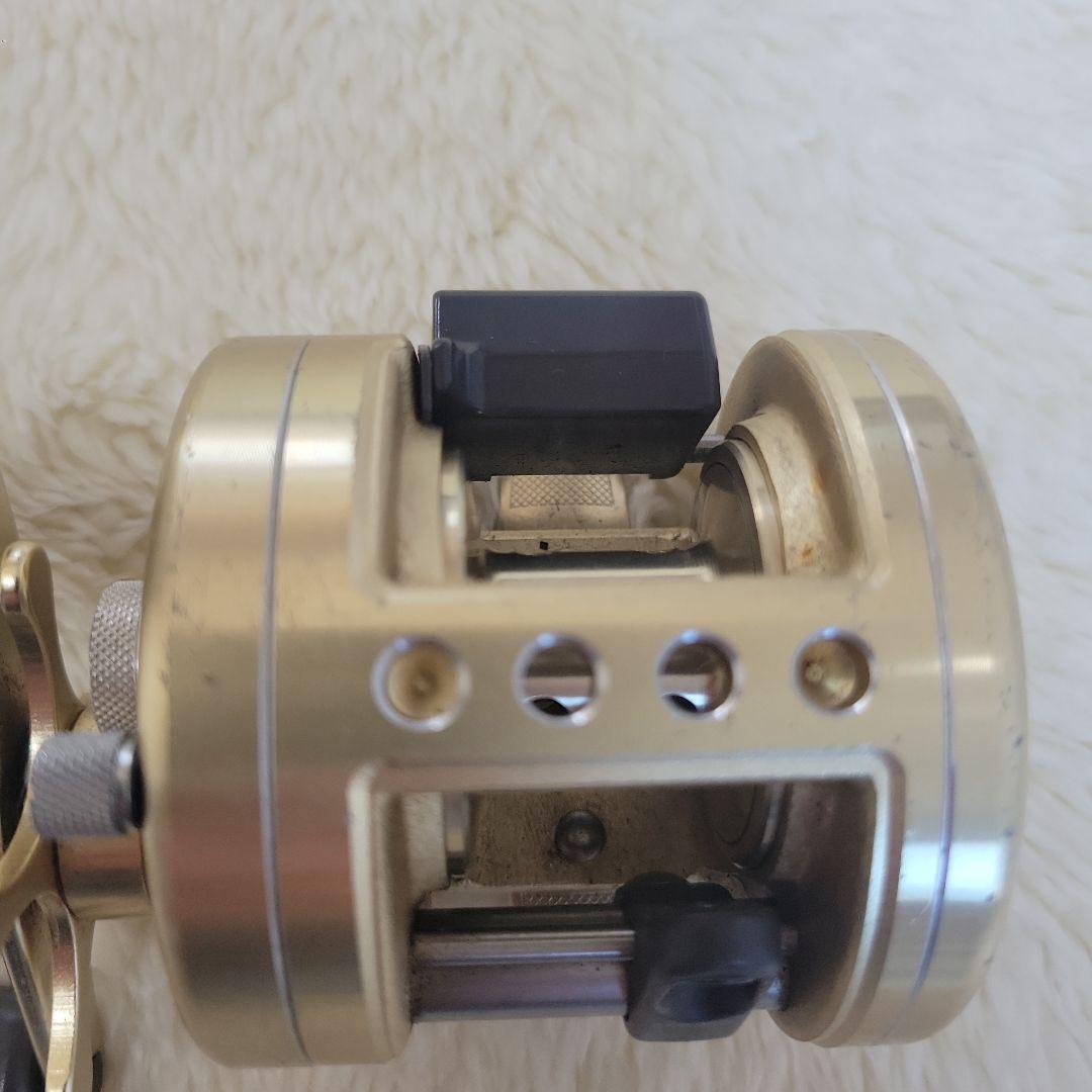 SHIMANO CALCUTTA 200XT ベイトリール