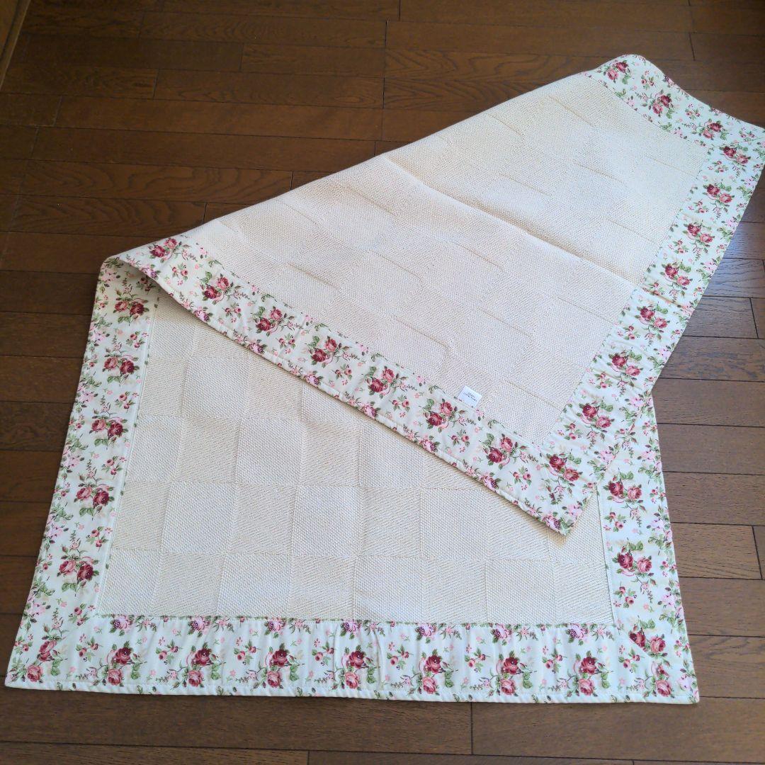 ローラアシュレイ　ラグマット