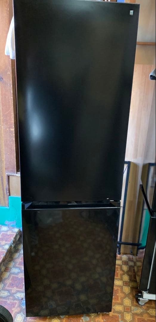 カスタニエダ・ナバロ・ホルヘニトリ　2023年　冷蔵庫　NR-274LBK