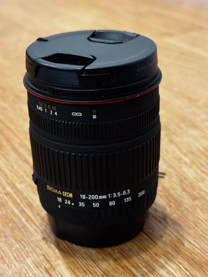 SIGMA 18-200mm f/3.5-6.3 DC ズームレンズ