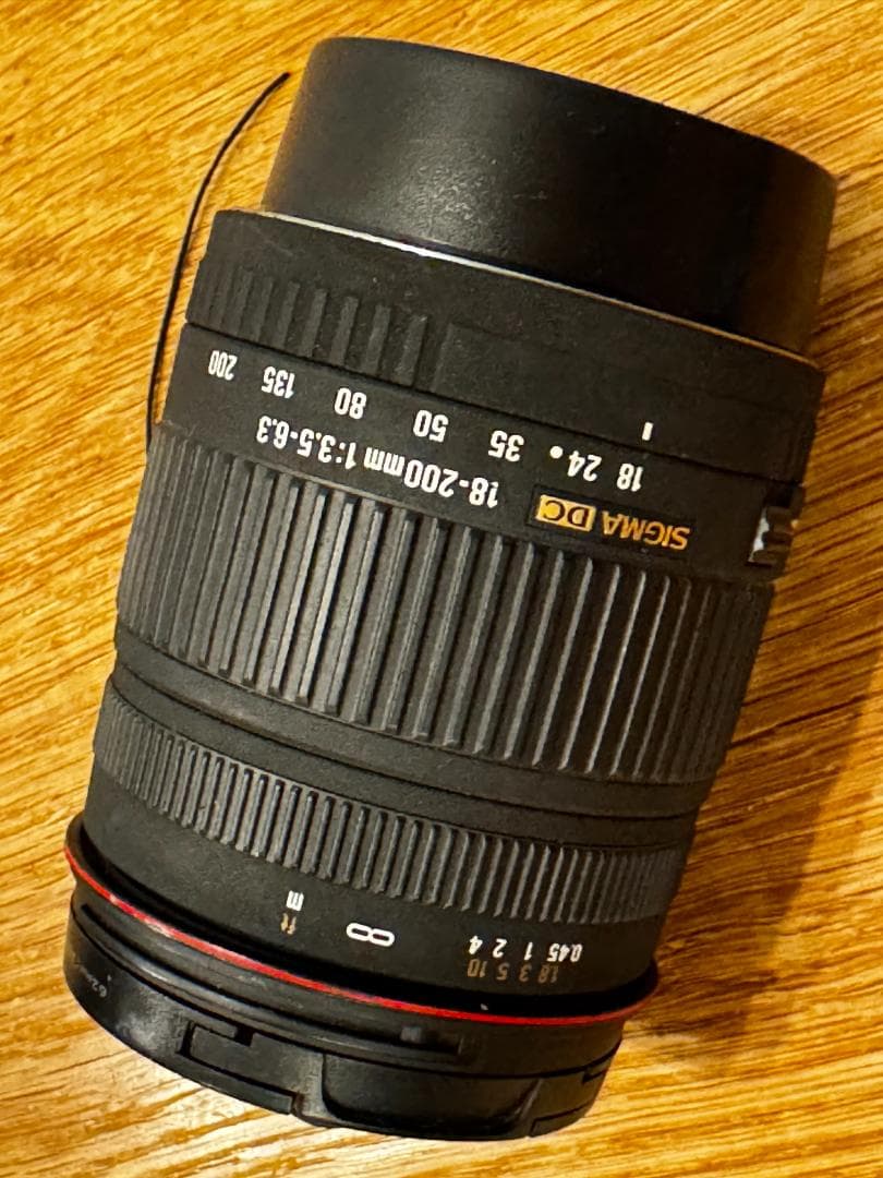 SIGMA 18-200mm f/3.5-6.3 DC ズームレンズ