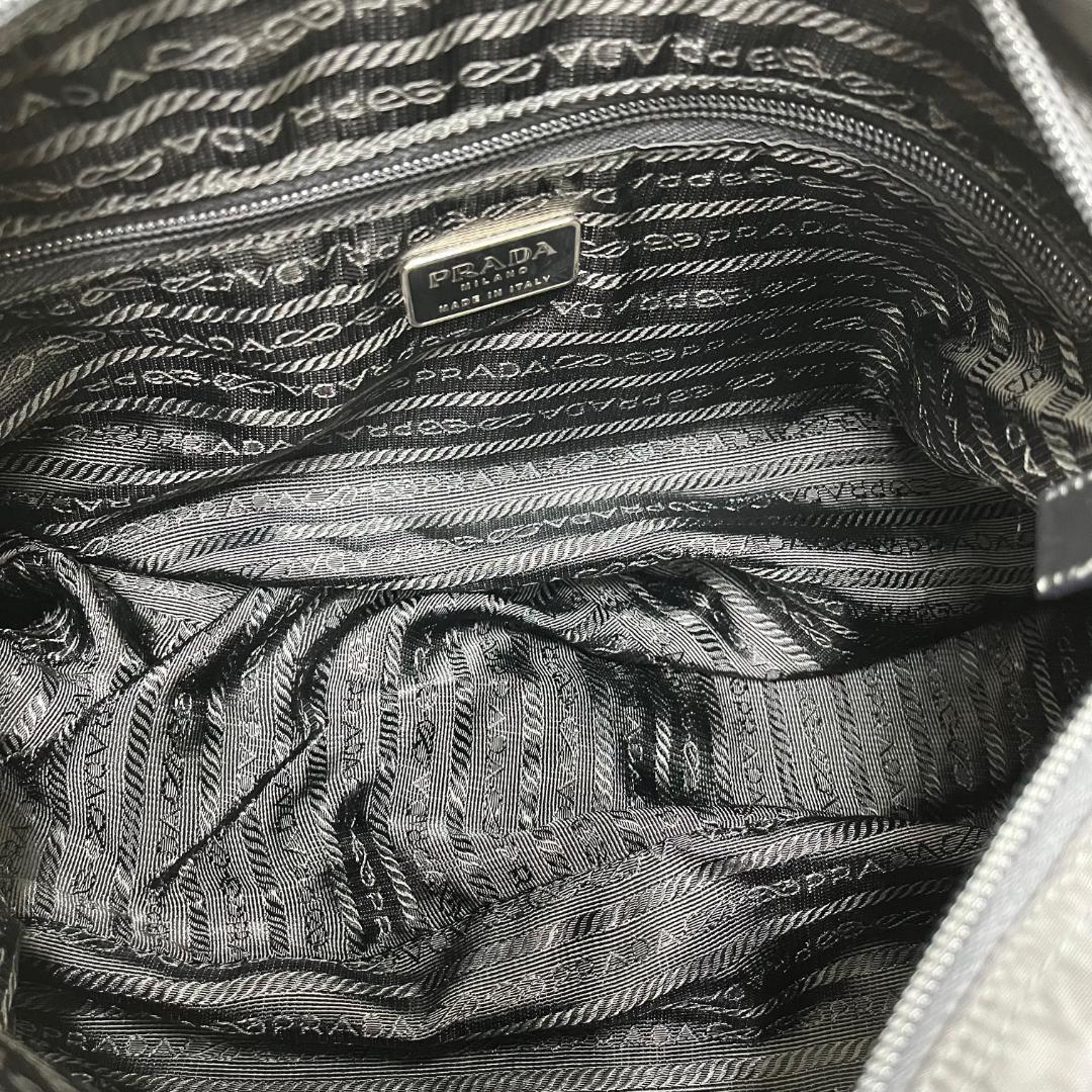 極美品✨PRADA プラダ　ナイロン ショルダーバッグ　三角プレート　白タグあり