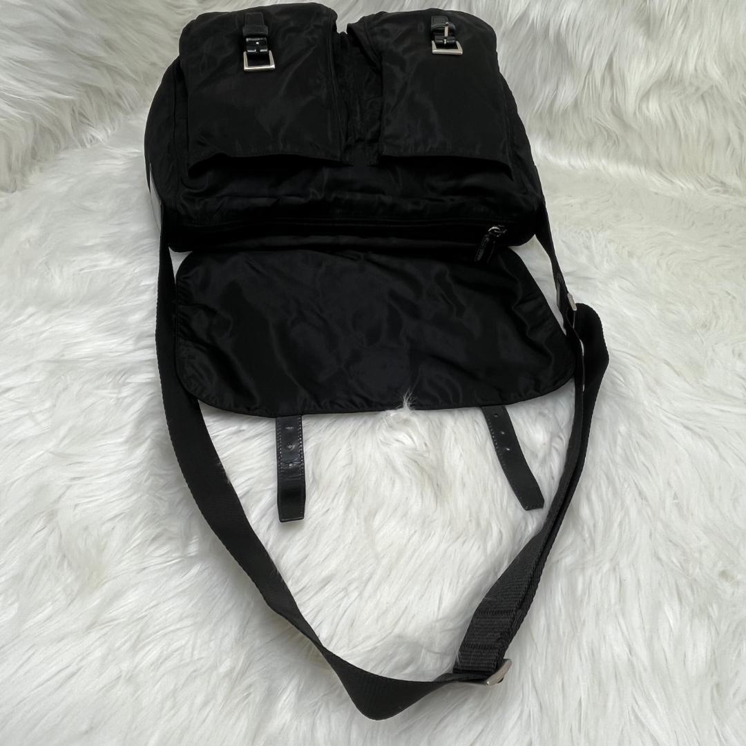 極美品✨PRADA プラダ　ナイロン ショルダーバッグ　三角プレート　白タグあり