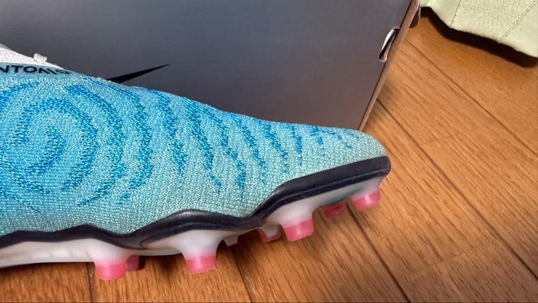 サッカースパイク ファントムgx