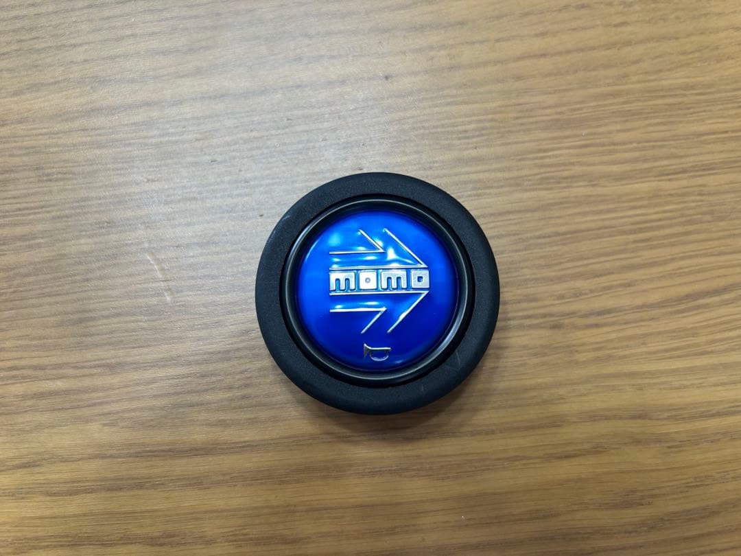 モモ　ステアリング