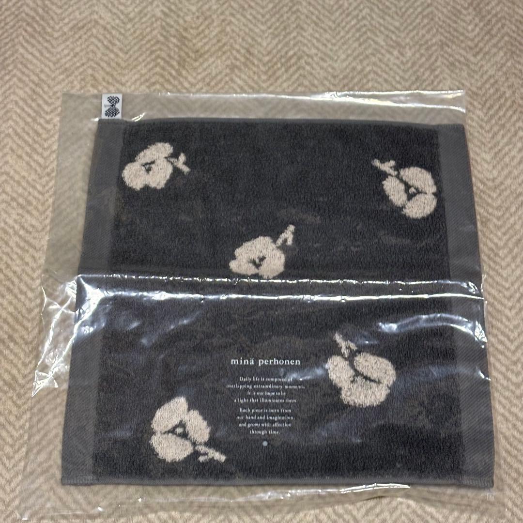 定価 : ¥19,800- ミナペルホネン レインコート 130 ＆タオル