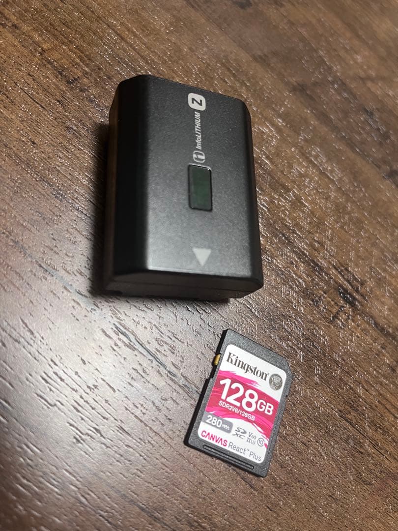 t*z様 美品(本体)ZV-E10 II 保証書付きレンズ3つ グリップ 防湿庫