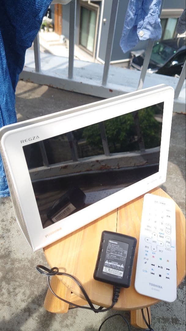 週末 値下げTOSHIBA REGZA ポータブルテレビ 10WP1