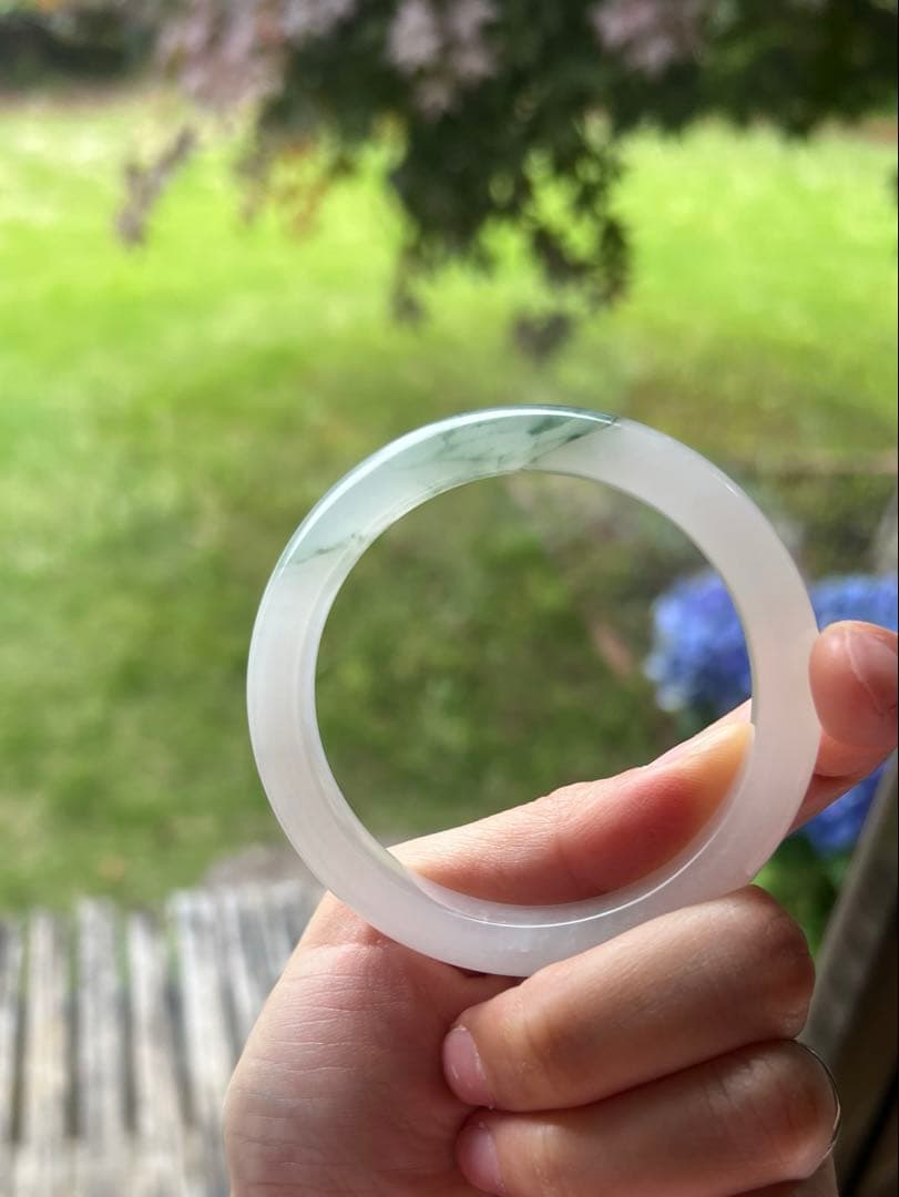 新疆天山翠　雪翠白底青　ヒスイ氷飄花　(内径)圏口54バングル　天然石　一口翠