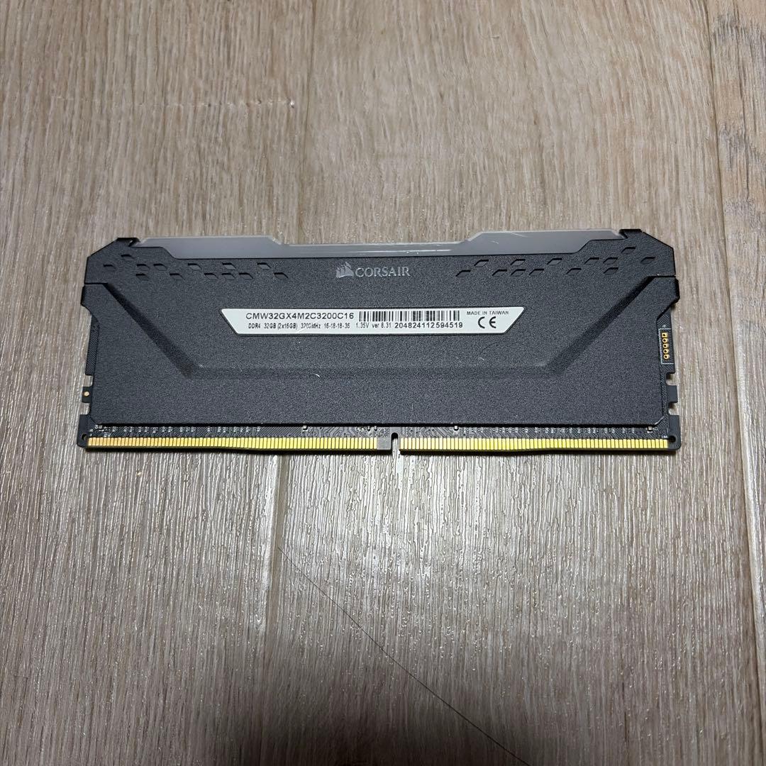 メモリー CORSAIR VENGEANCE PRO 32GB (16GB)