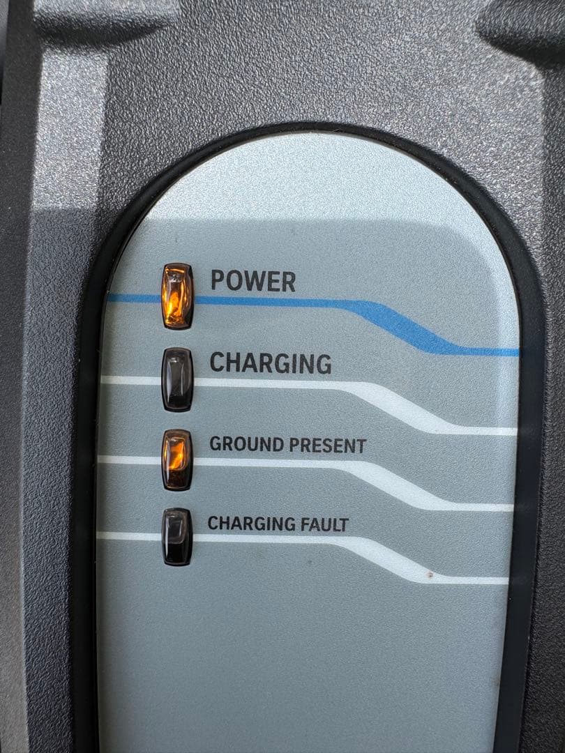  純正　充電ケーブル　#2