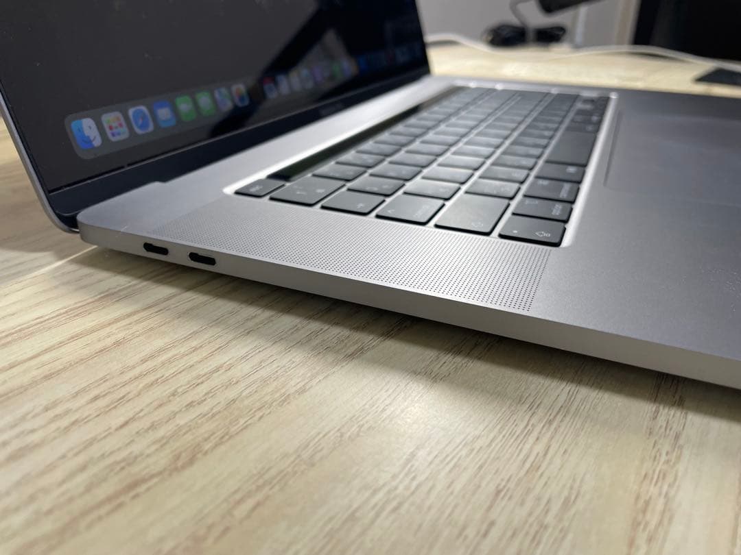 MacBook Pro 2019年モデル16インチ 32GB 1TB