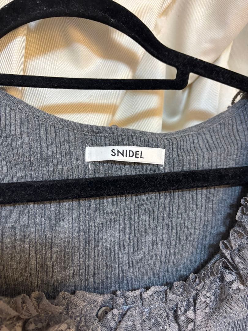 Snidel♡フリルトップス
