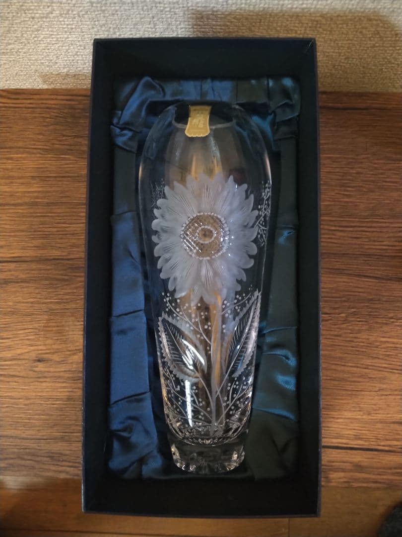 マイセンクリスタルの花瓶 ひまわり柄