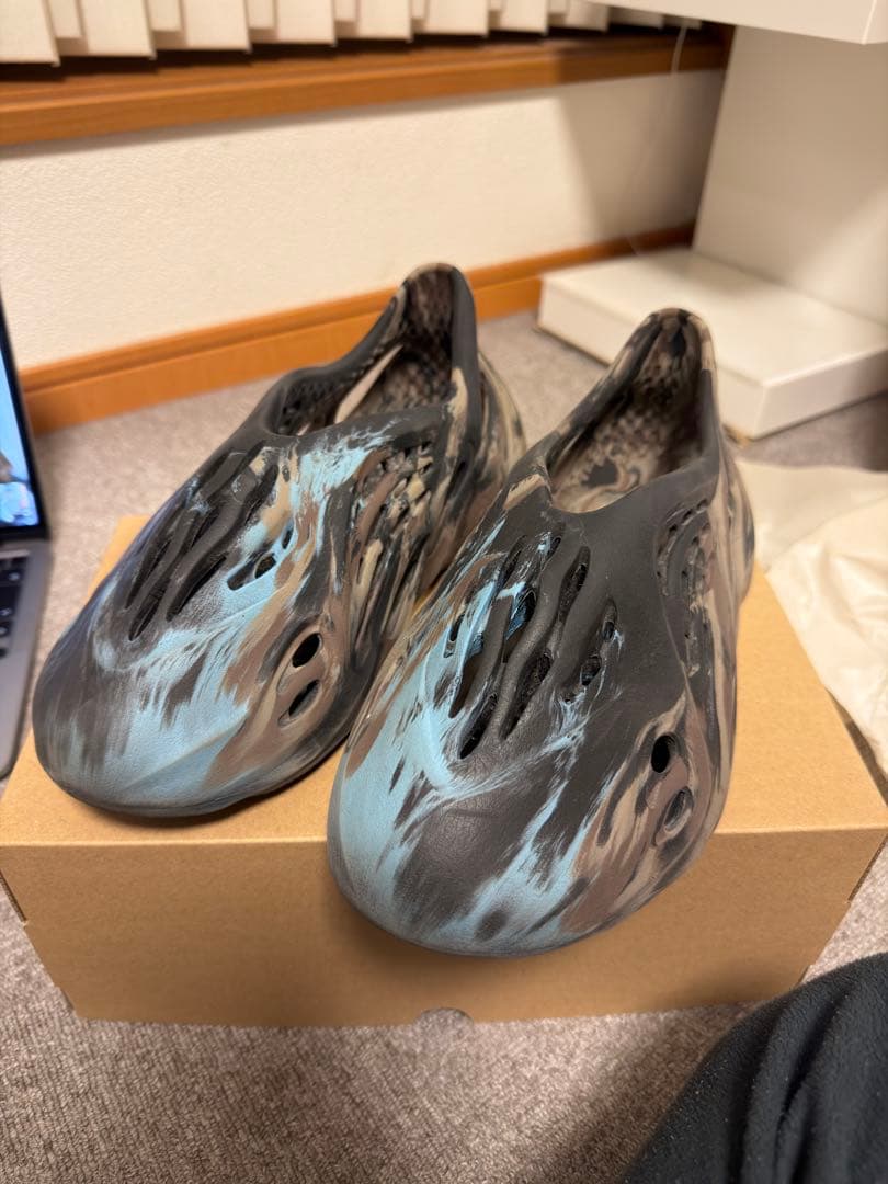 adidas yeezy FOAM Runner　MX Cinder