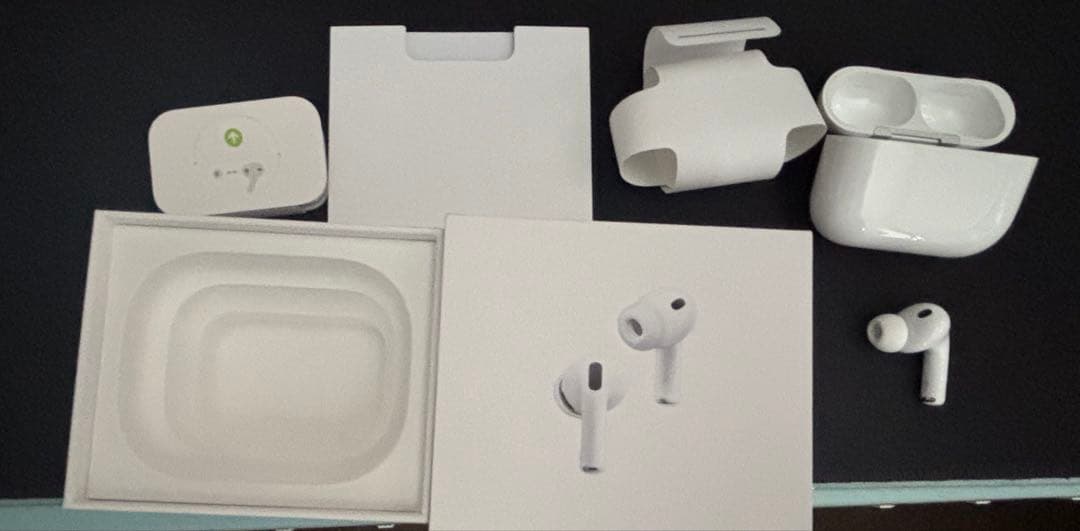 Y*e様 AirPodspro3本体 片耳(右耳のみ)ホワイト 充電ケース付き