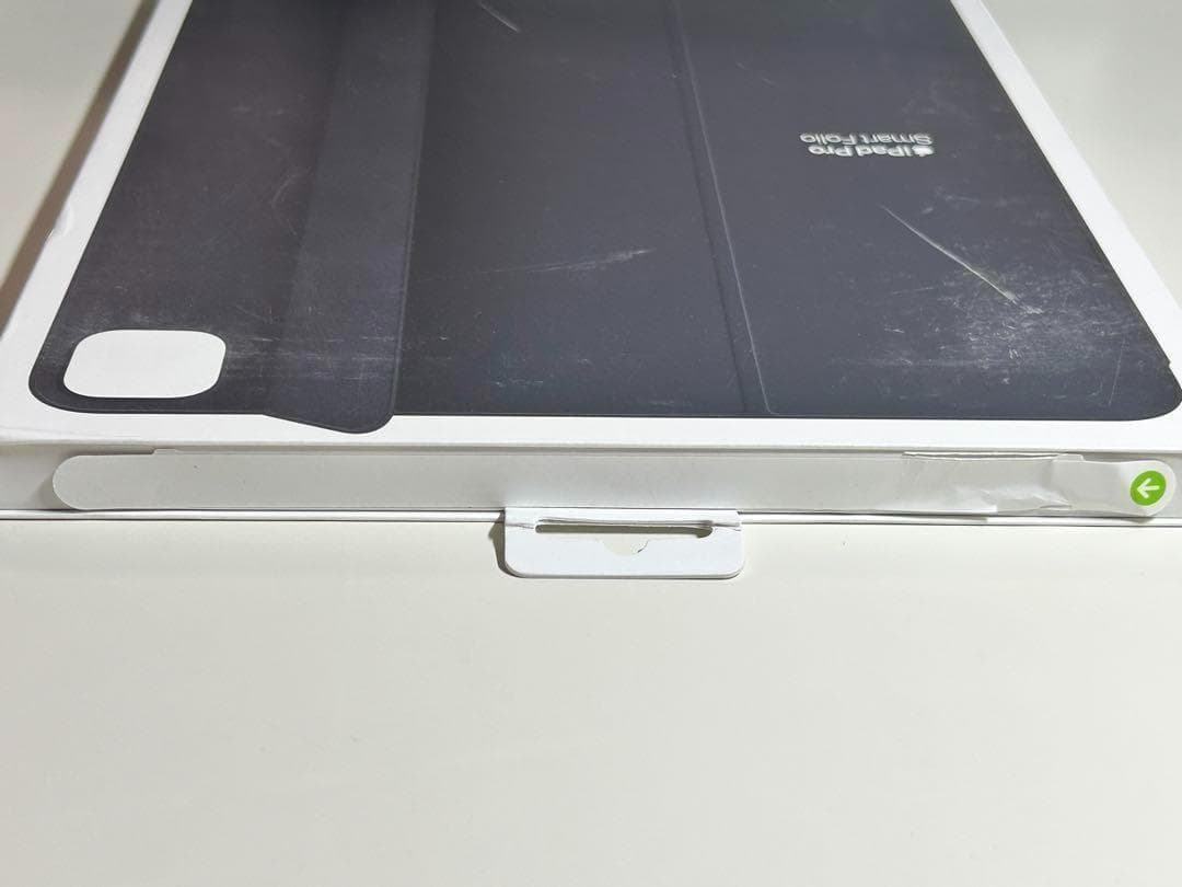 【新品】13インチ iPad Pro用スマートフォリオ・ブラック①