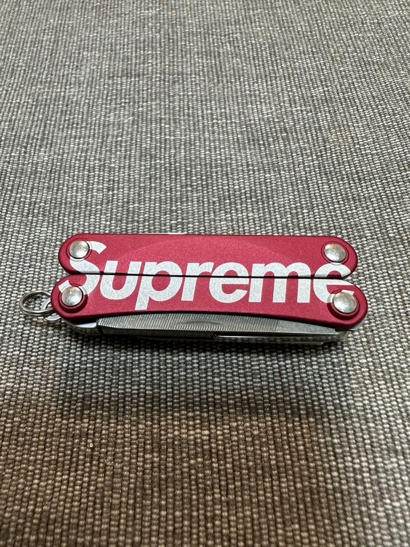 シュプリーム レザーマン スクワート PS4 マルチツール 多機能 レッド