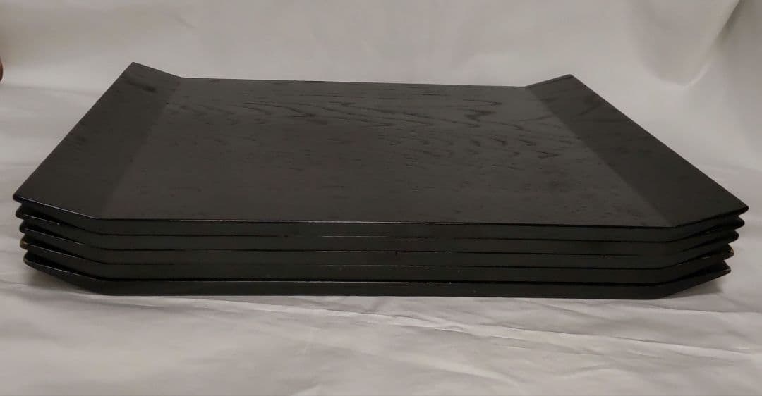 木目の美しい折敷　卓上膳　吹上型　天然木製　黒　漆塗り　５枚セット　共箱あり