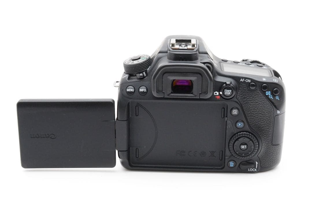 美品/保証付/デジタル一眼レフカメラ/Canon EOS 80D標準レンズセット