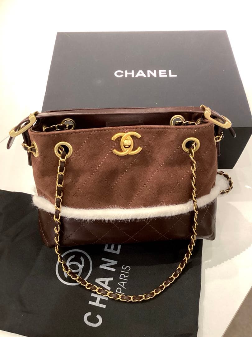 シャネル　ファーラインキルティングショルダーバッグ　ブラウン　ノベルティ