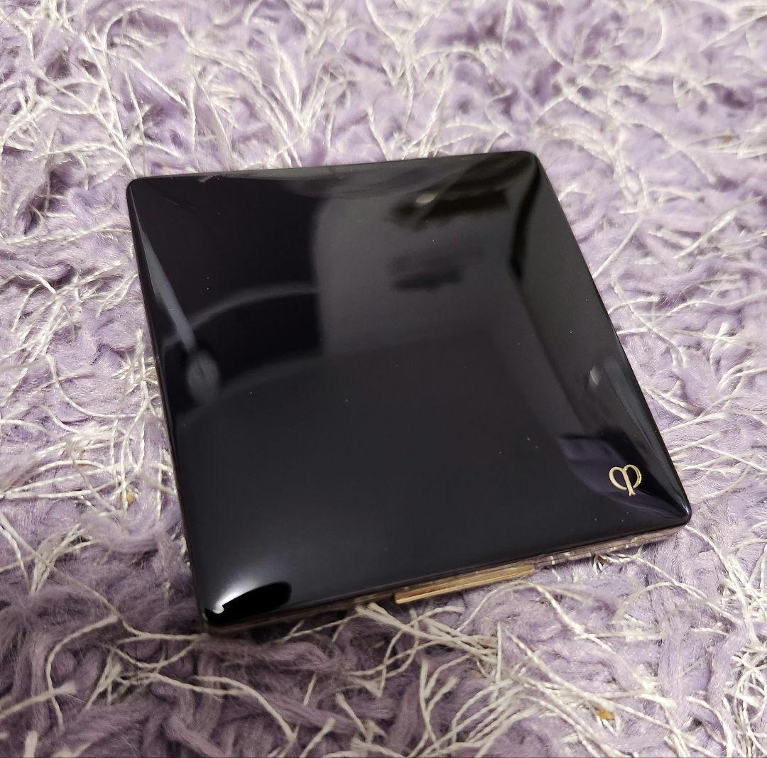 クレドポーボーテ　プードルコンパクトエサンシエルｎエレガントスリム 新品パフ付き