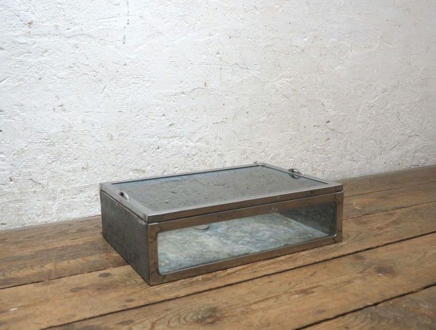 1329 昭和レトロなブリキのガラスケース　飾り棚　駄菓子屋　陳列棚　ビンテージ