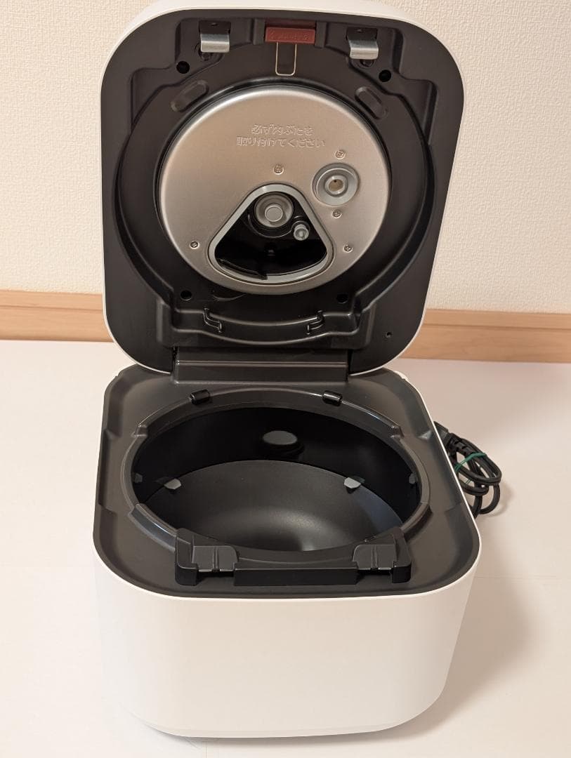 【2025年製】東芝　真空圧力IH炊飯器　RC-10HGX 炊飯器　白色