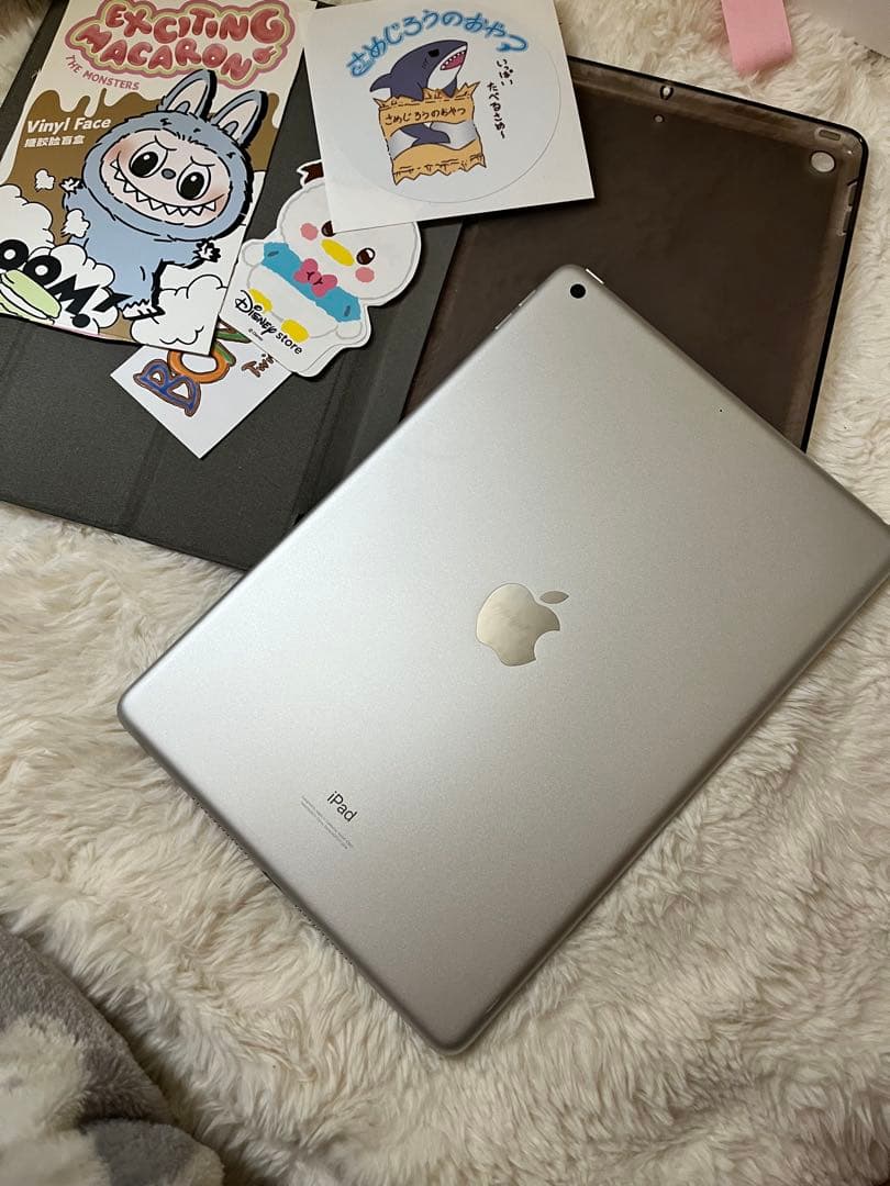 Apple iPad 64GB シルバー 本体　カバー　フィルム付