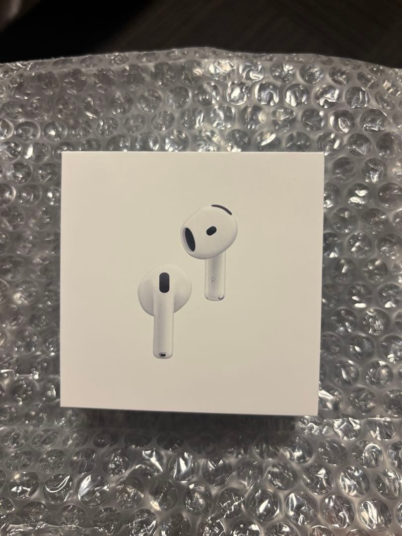 きなこ　AirPods 4 本体 新品未使用　未開封　ノイズキャンセリング